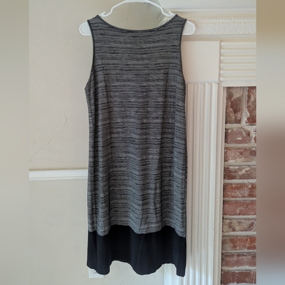 J. Jill Gray and Black Sleeveless Sheath Dress
